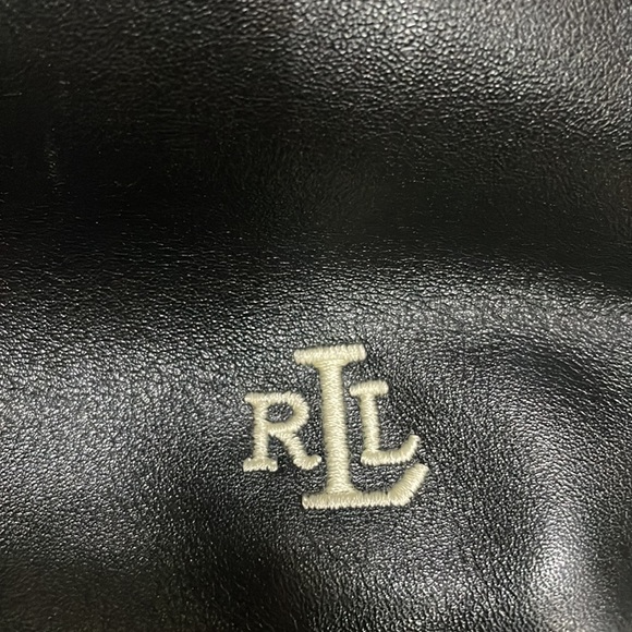 RLL versatile lightly used bag black leather with removable strap. Inside pocket - Picture 2 of 9